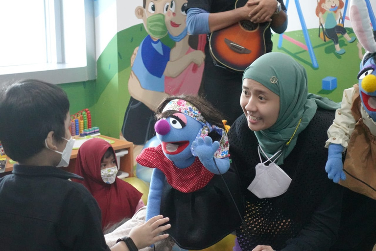 Puppetaria - Bantar Gebang - Wide Eyed Wonder